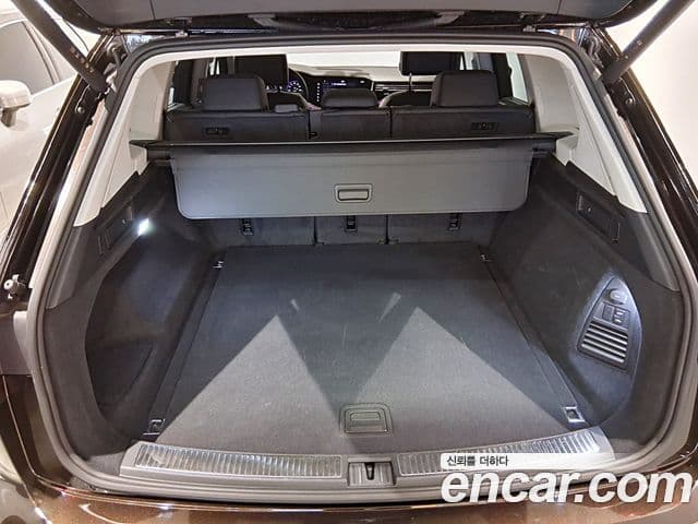 Volkswagen Touareg 2024 — ფოტო 14/15