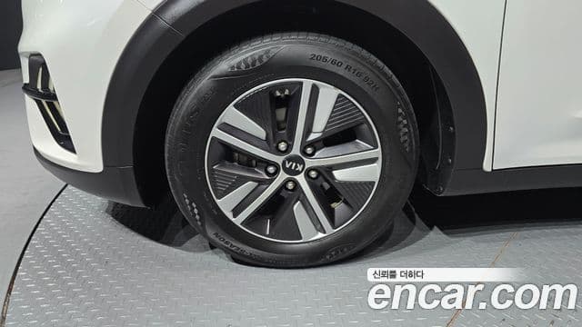 Kia Niro 2019 — фото 4 из 20