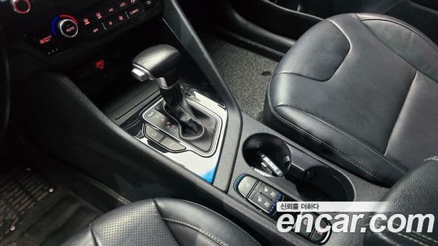 Kia Niro 2019 — фото 8 из 20