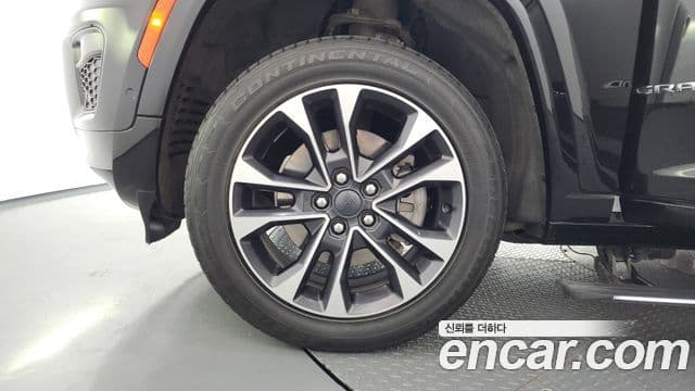 Jeep Grand Cherokee 2021 — Photo 4/20
