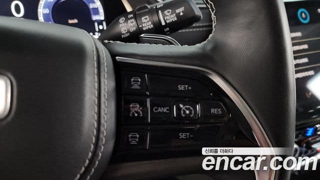 Jeep Grand Cherokee 2021 — Photo 17/20