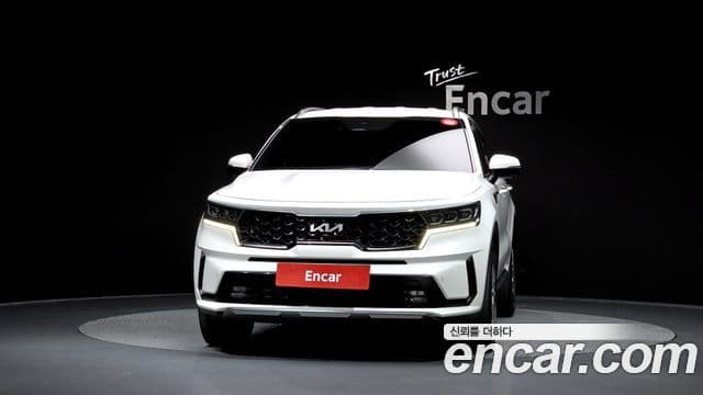 Kia Sorento 2023 — ფოტო 13/35