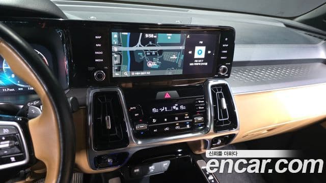 Kia Sorento 2023 — ფოტო 7/35