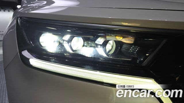 Kia Sorento 2023 — ფოტო 15/35