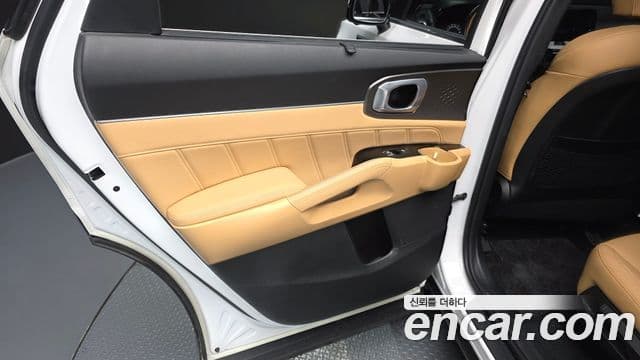 Kia Sorento 2023 — ფოტო 34/35