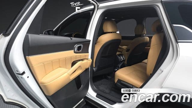 Kia Sorento 2023 — ფოტო 9/35