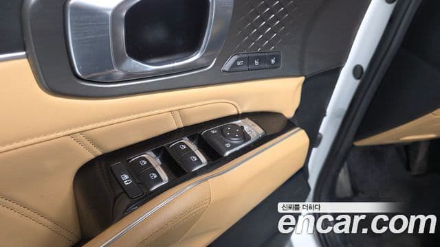 Kia Sorento 2023 — ფოტო 22/35