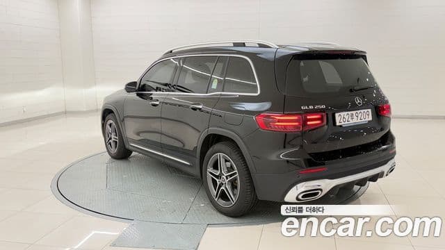 Mercedes-Benz GLB-Class 2025 — ფოტო 2/20