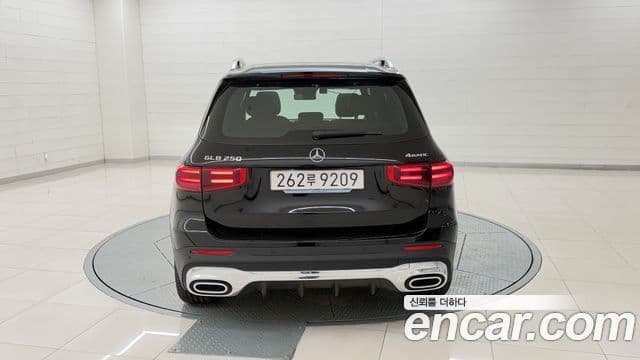 Mercedes-Benz GLB-Class 2025 — ფოტო 3/20