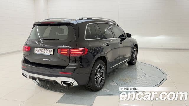 Mercedes-Benz GLB-Class 2025 — ფოტო 4/20