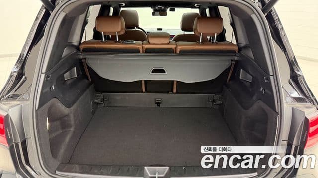 Mercedes-Benz GLB-Class 2025 — фото 12 из 20