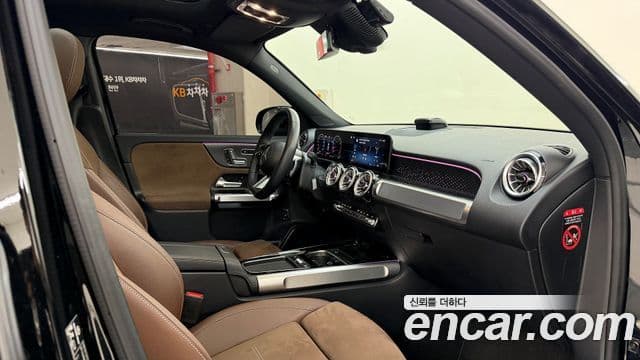 Mercedes-Benz GLB-Class 2025 — фото 17 из 20