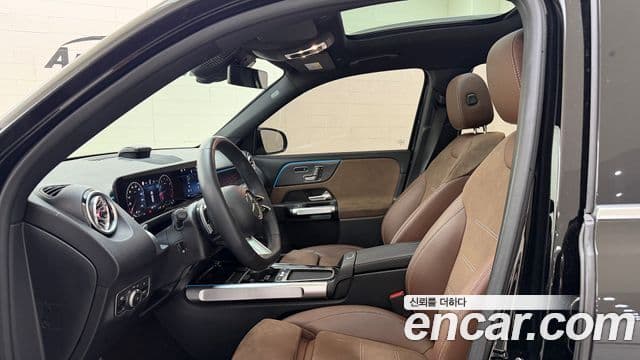 Mercedes-Benz GLB-Class 2025 — ფოტო 18/20