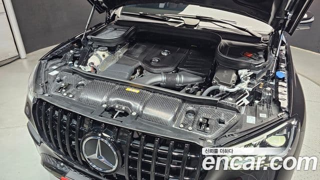 Mercedes-Benz GLE-Class 2025 — Photo 28/32