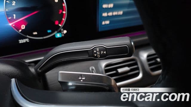Mercedes-Benz GLE-Class 2025 — Photo 24/32