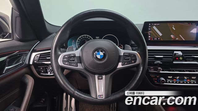 BMW 5 Series 2019 — Şəkil 16/20