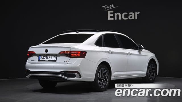 Volkswagen Jetta 2023 — Şəkil 2/20