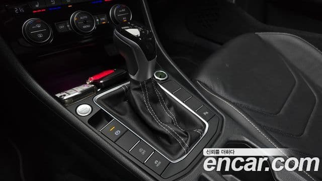 Volkswagen Jetta 2023 — Şəkil 9/20