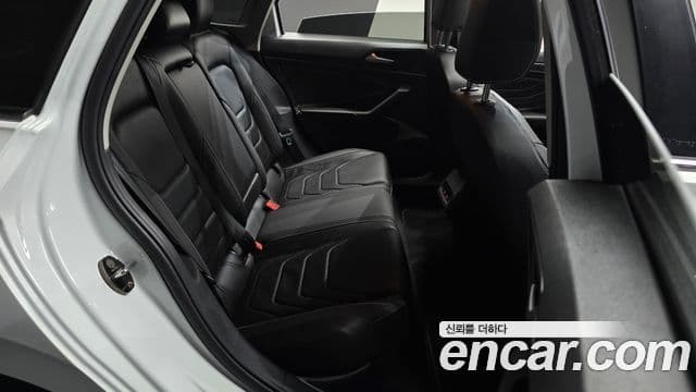 Volkswagen Jetta 2023 — Şəkil 11/20