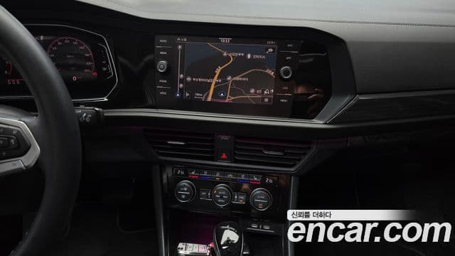 Volkswagen Jetta 2023 — Şəkil 15/20