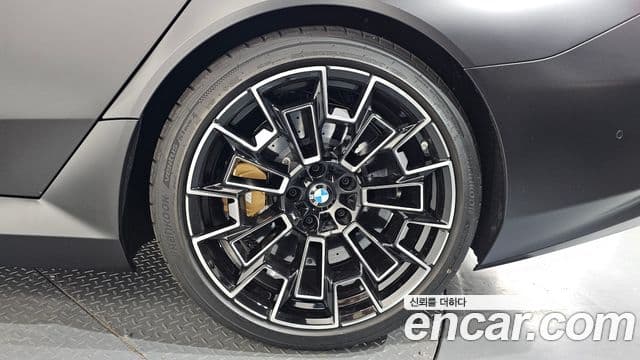 BMW M5 2025 — Photo 37/37