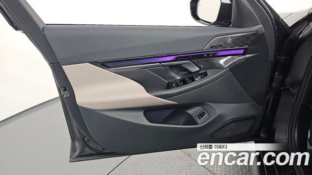 BMW M5 2025 — Photo 34/37
