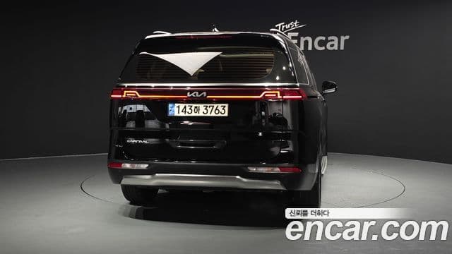 Kia Carnival 2022 — фото 4 из 20