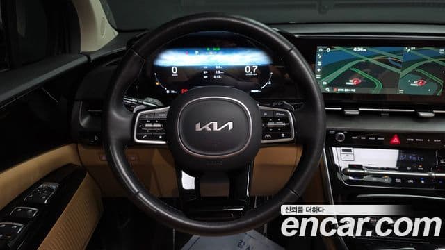 Kia Carnival 2022 — фото 13 из 20