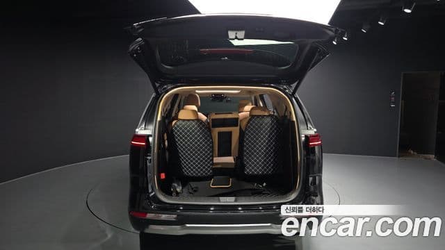 Kia Carnival 2022 — фото 20 из 20