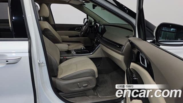 Kia Carnival 2022 — ფოტო 11/20