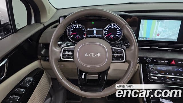 Kia Carnival 2022 — ფოტო 13/20