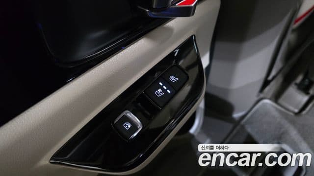 Kia Carnival 2022 — ფოტო 18/20