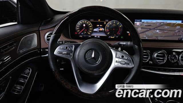 Mercedes-Benz S-Class 2020 — ფოტო 13/20