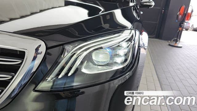 Mercedes-Benz S-Class 2020 — Photo 2/35