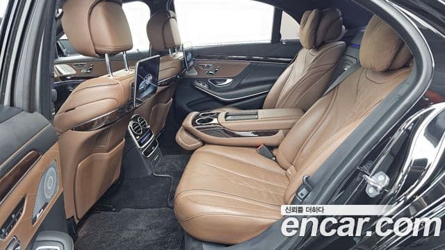 Mercedes-Benz S-Class 2020 — Photo 8/35