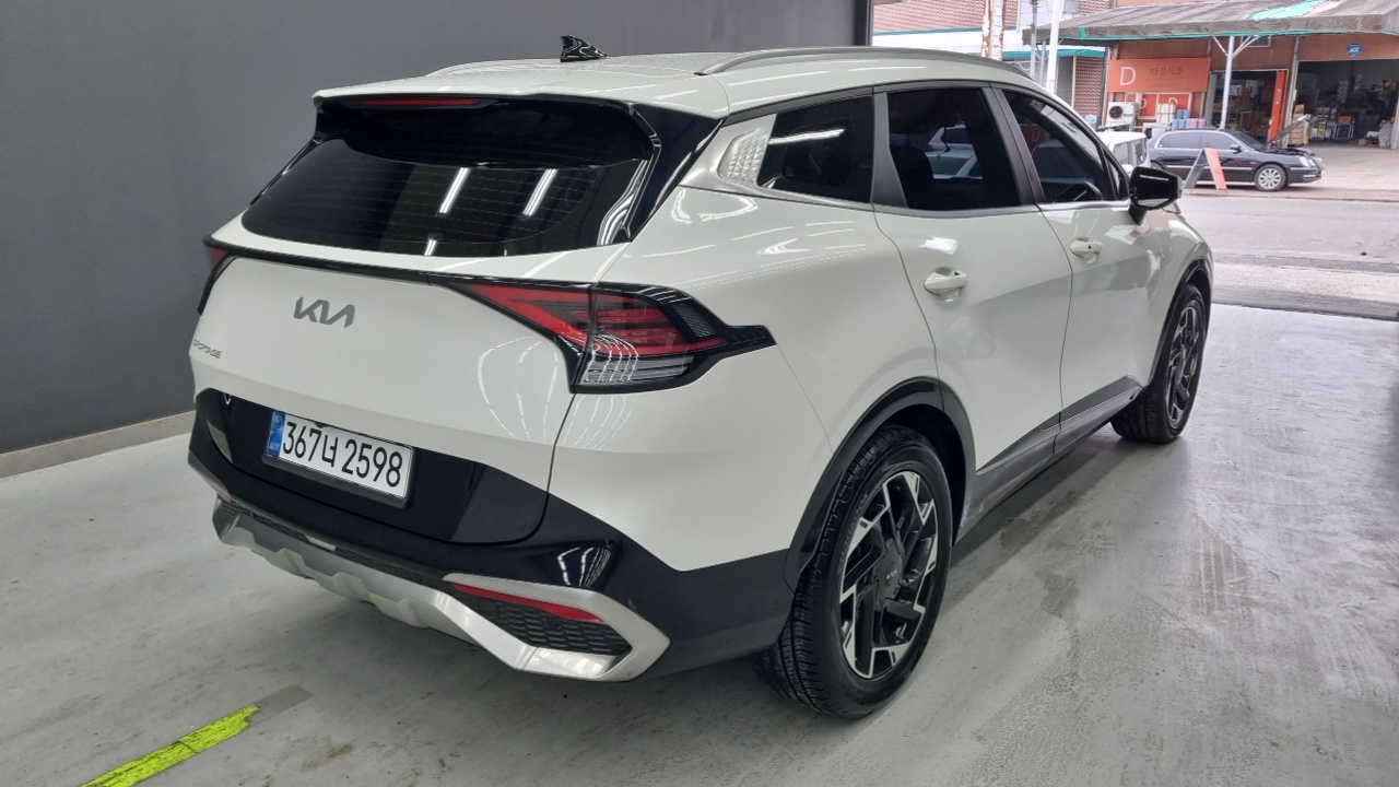 Kia Sportage 2023 — Şəkil 1/17