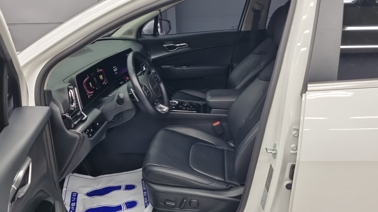 Kia Sportage 2023 — Şəkil 8/17