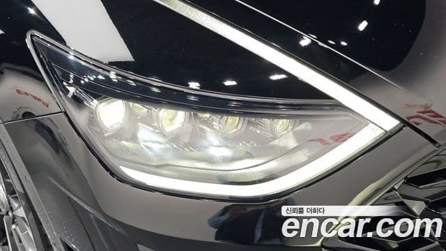 Hyundai Sonata Hybrid 2023 — Photo 11/38