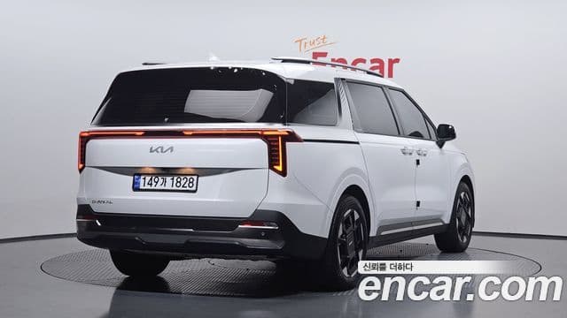 Kia Carnival 2024 — Фото 2/20