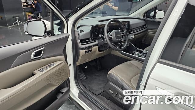 Kia Carnival 2024 — Фото 10/20