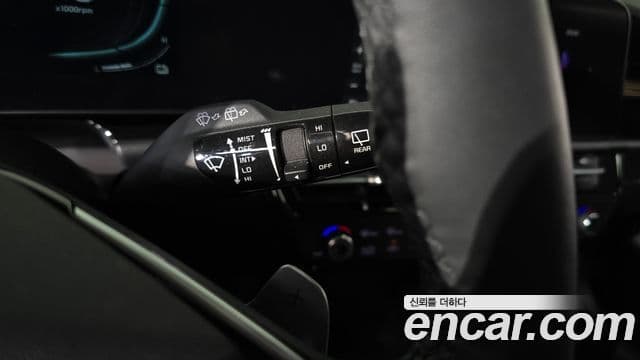 Kia Niro 2022 — ფოტო 19/20