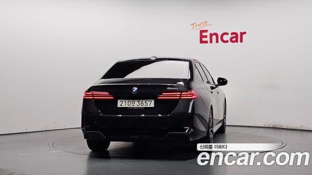 BMW 5 Series 2025 — ფოტო 4/20