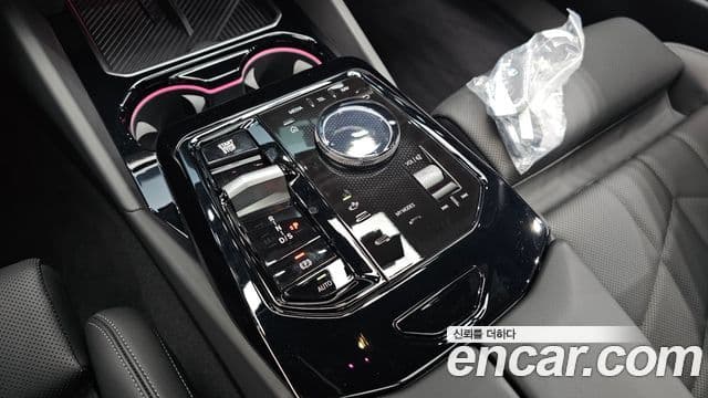 BMW 5 Series 2025 — ფოტო 9/20