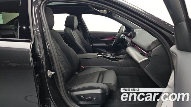 BMW 5 Series 2025 — ფოტო 10/20