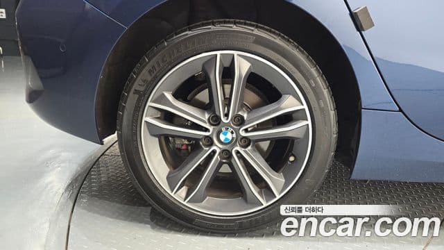 BMW 1 Series 2020 — Şəkil 12/20