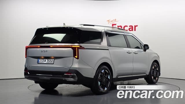 Kia Carnival 2024 — ფოტო 2/20