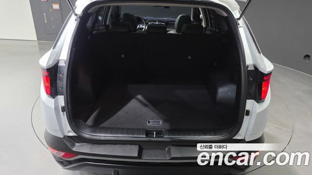 Hyundai Tucson Hybrid 2023 — Photo 6/30