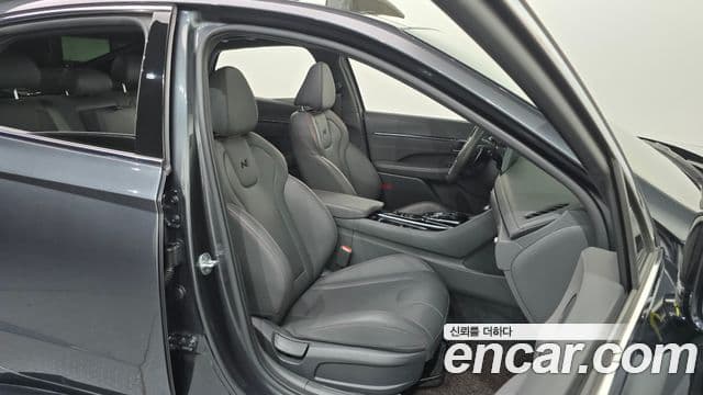 Hyundai Sonata Hybrid 2021 — Şəkil 16/30