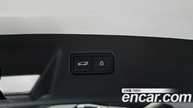 Hyundai Santa Fe 2023 — Photo 7/20