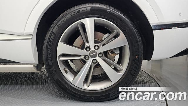 Genesis GV80 2023 — Photo 29/31